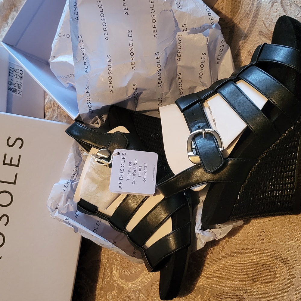 AEROSOLES Black Wedge Sandals with Strappy Design - Picture 7 of 9